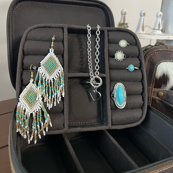 New Crazy Horse Leather & Cowhide Small Jewelry Box Rustic Gift😍 With Jewelry - Picture 5 of 11